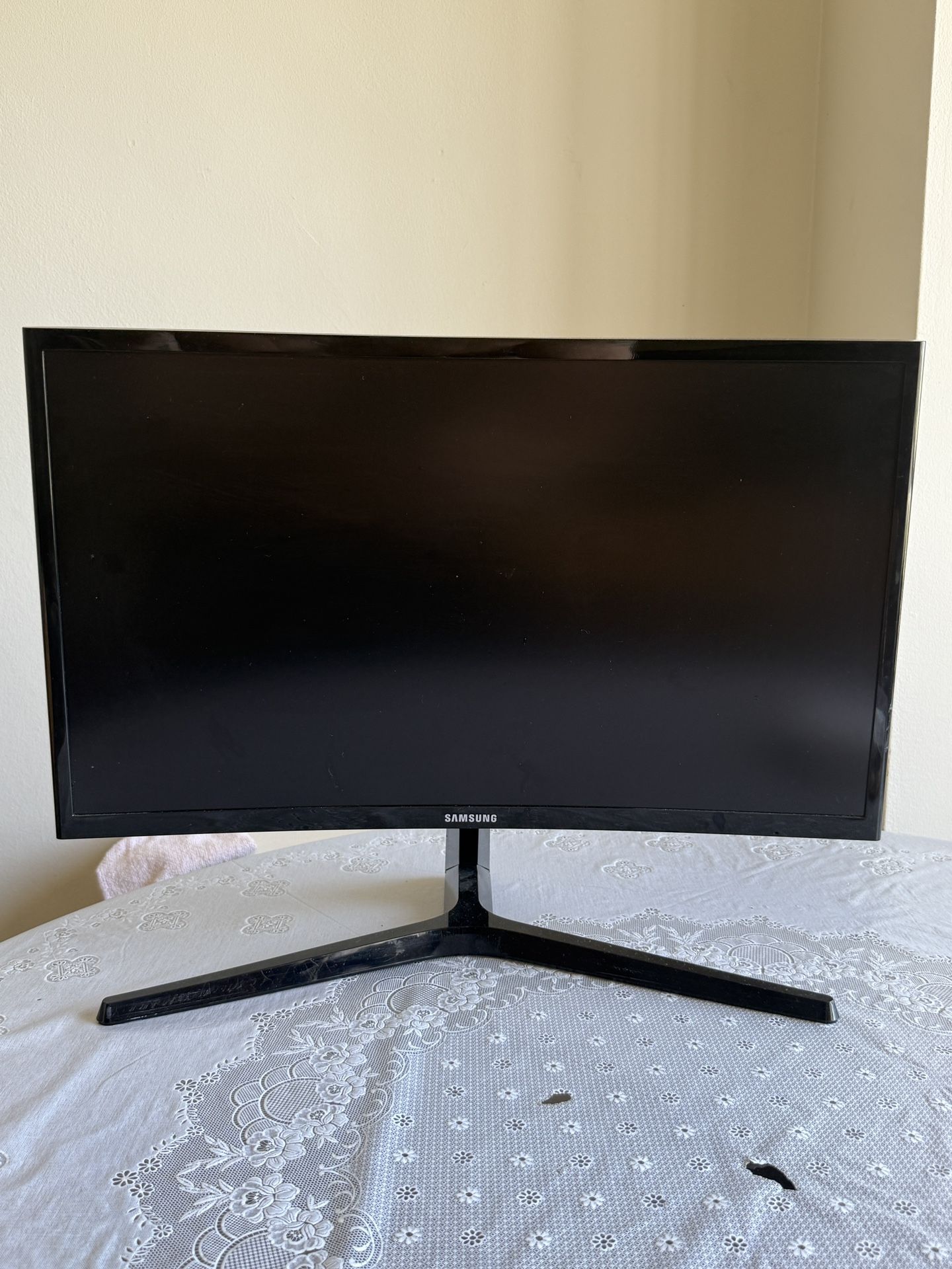 Samsung 24” Curved Gaming Monitor