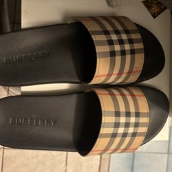 Burberry slides 