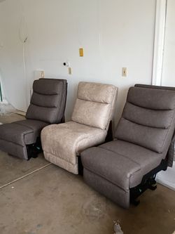Sectionals/Couches/small recliners