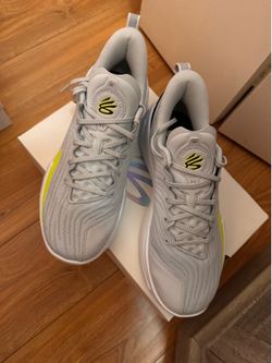 Curry 12 basketball players shoes new size 10.5