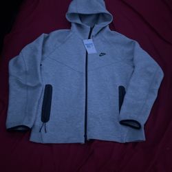 Brand new nike tech medium