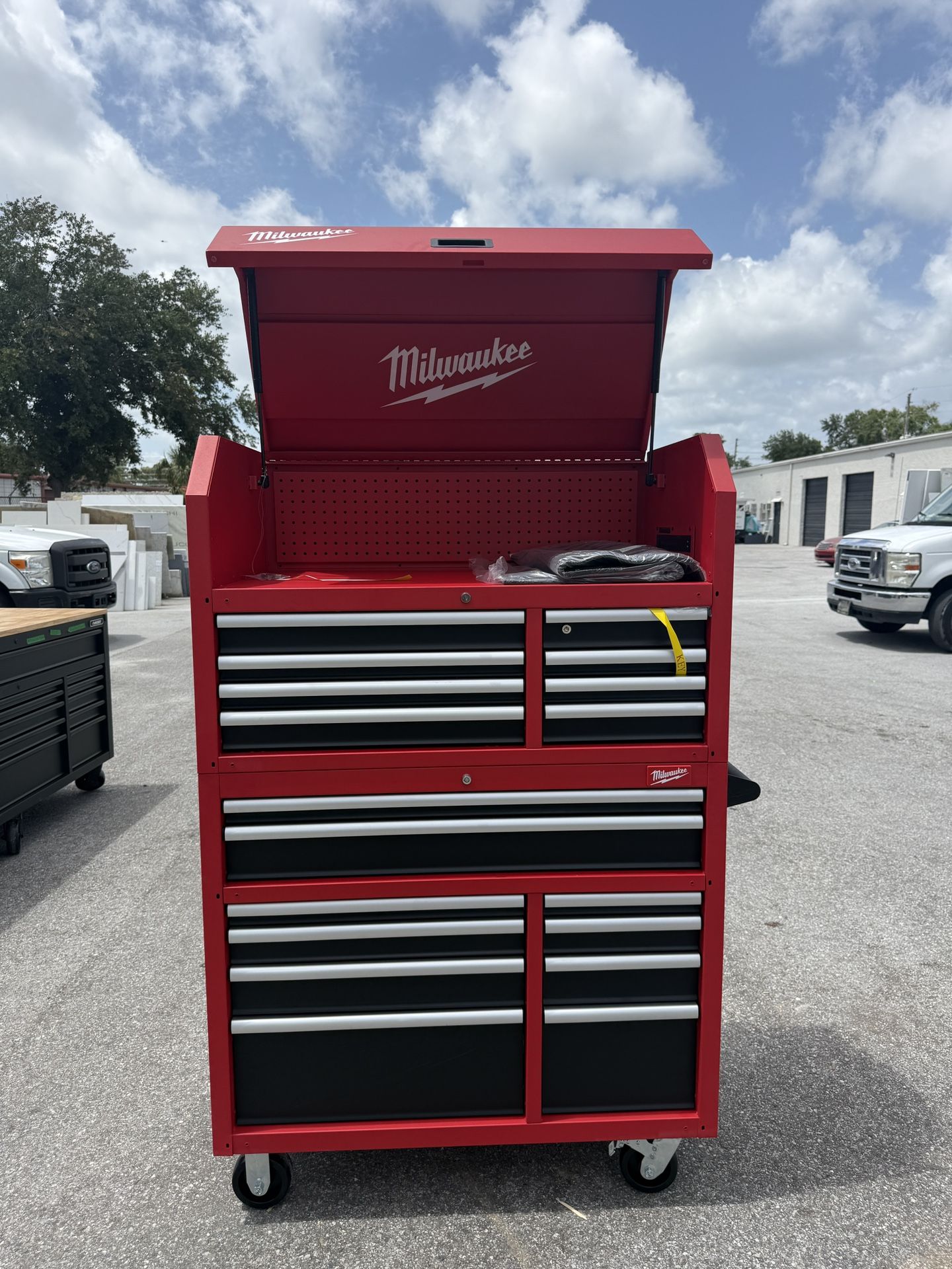 Milwaukee 41” Tool Chest
