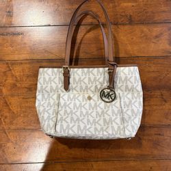 Michael Kors Jet Set Logo Large Tote Bag