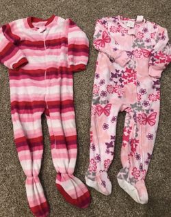 Toddler Girls 2T pj lot