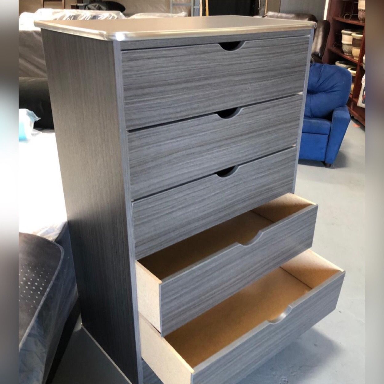 Dresser No Knobs