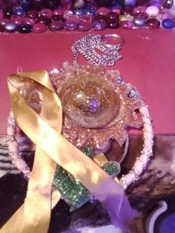 Golden remembrance