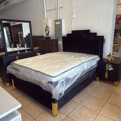 Queen Bed With Nightstand 