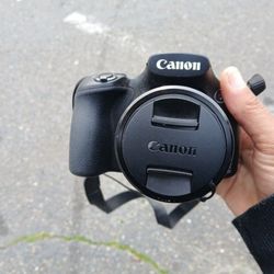 Canon PowerShot SX60 HS – 65x Zoom Camera 📸