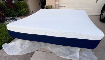 AS3, King Mattress, Like New, Perfect Condition