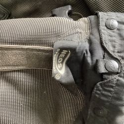 NEOS Overshoe Boots With Gators And Studs $40