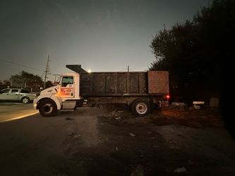 Kw dump truck