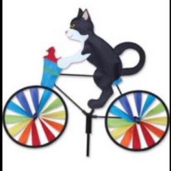 Brandnew  20 in. Bike Spinner - Tuxedo Cat