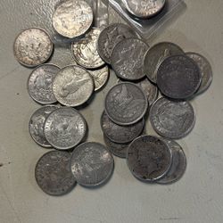 Silver Peace And Morgan Dollars 35 EACH 