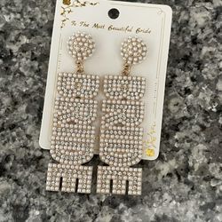 2 Sets Of Bride Earrings