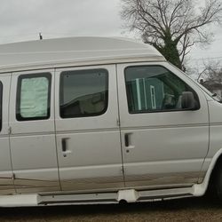 2000 Ford E-150