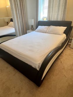 Queen size Contemporary  Bed
