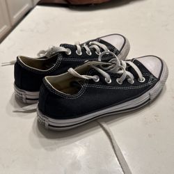 Women’s 5 Converse 