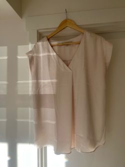 Ann Taylor Loft Cream V-Neck Sleeveless Blouse