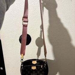 Off the shoulder or crossbody bag