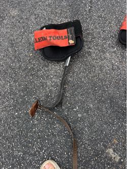 Climbing hooks lineman