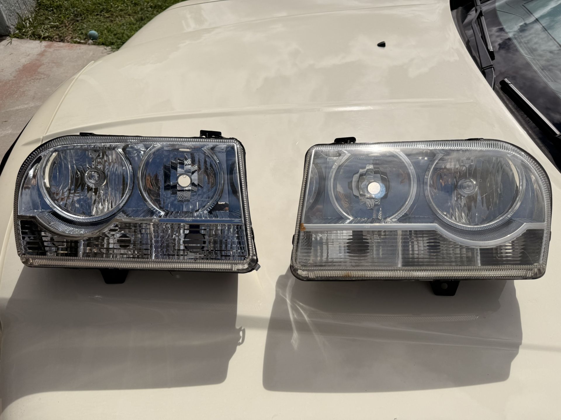 2005-2010 Chrysler 300 Headlights And Grill