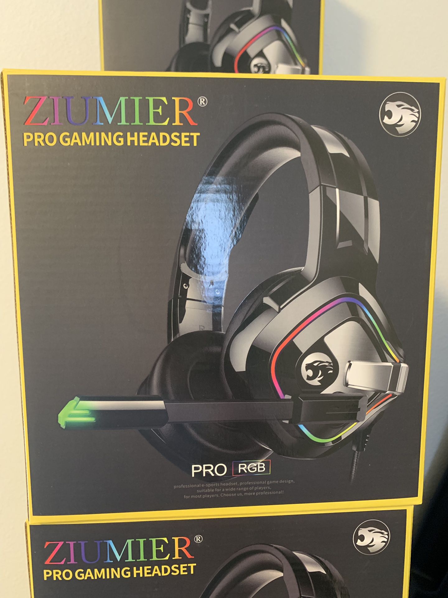ZIUMIER Gaming Headset Xbox One Headset, PS4 Headset with Noise Canceling Mic and RGB Light, PC Headset with Bass Surround Sound, Over Ear Headphones