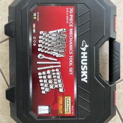 HUSKY 70-PIECE MECHANICS TOOL SET - NEW