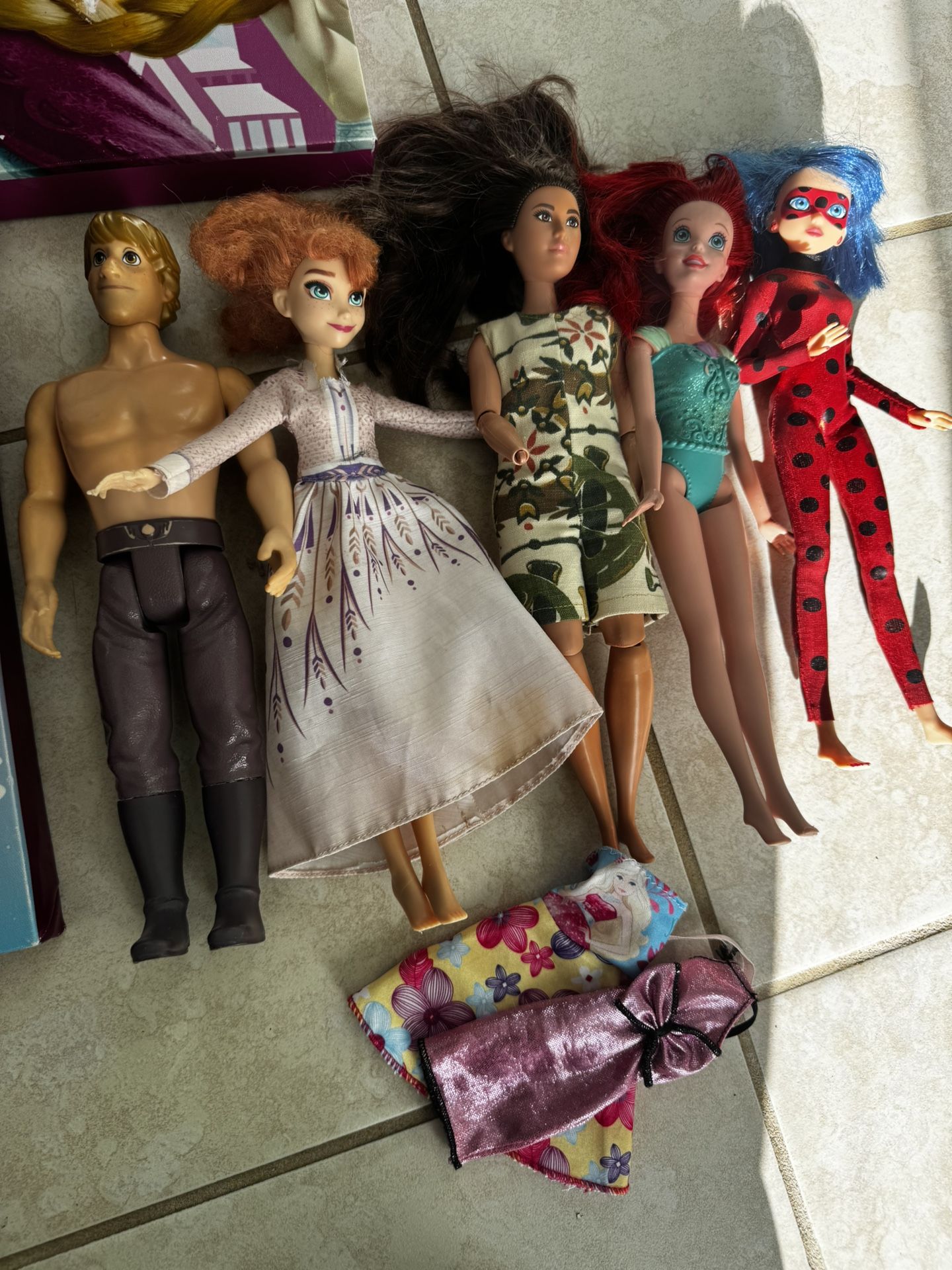 Elsa And Anna Pictures And Dolls