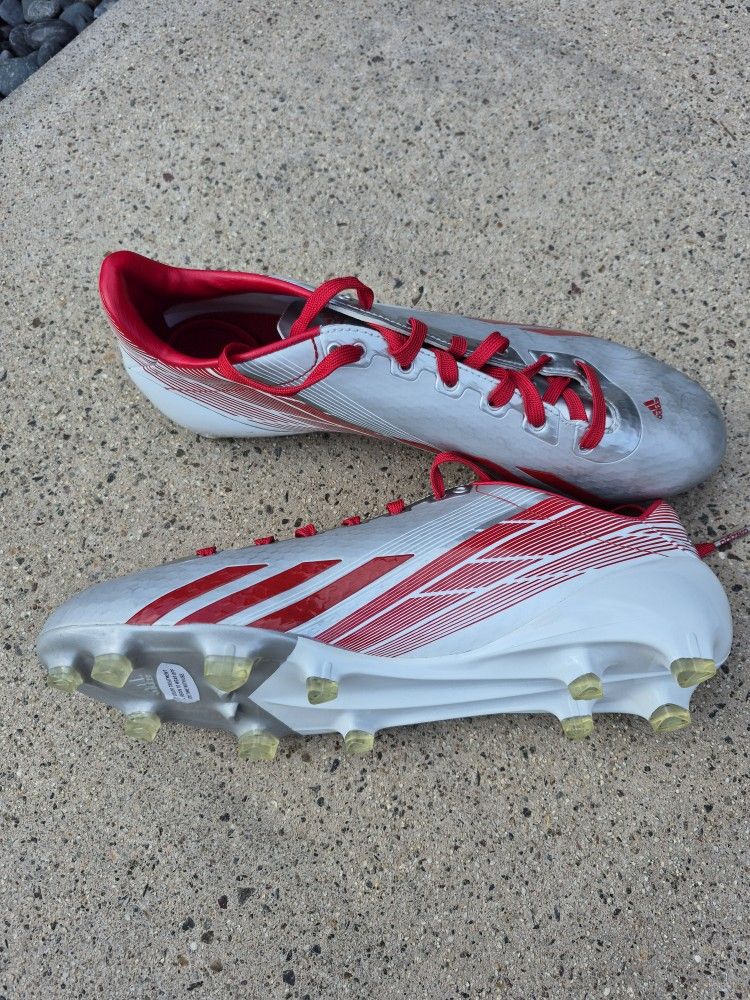 Adidas Sneakers
Men's Size11 Football Cleats