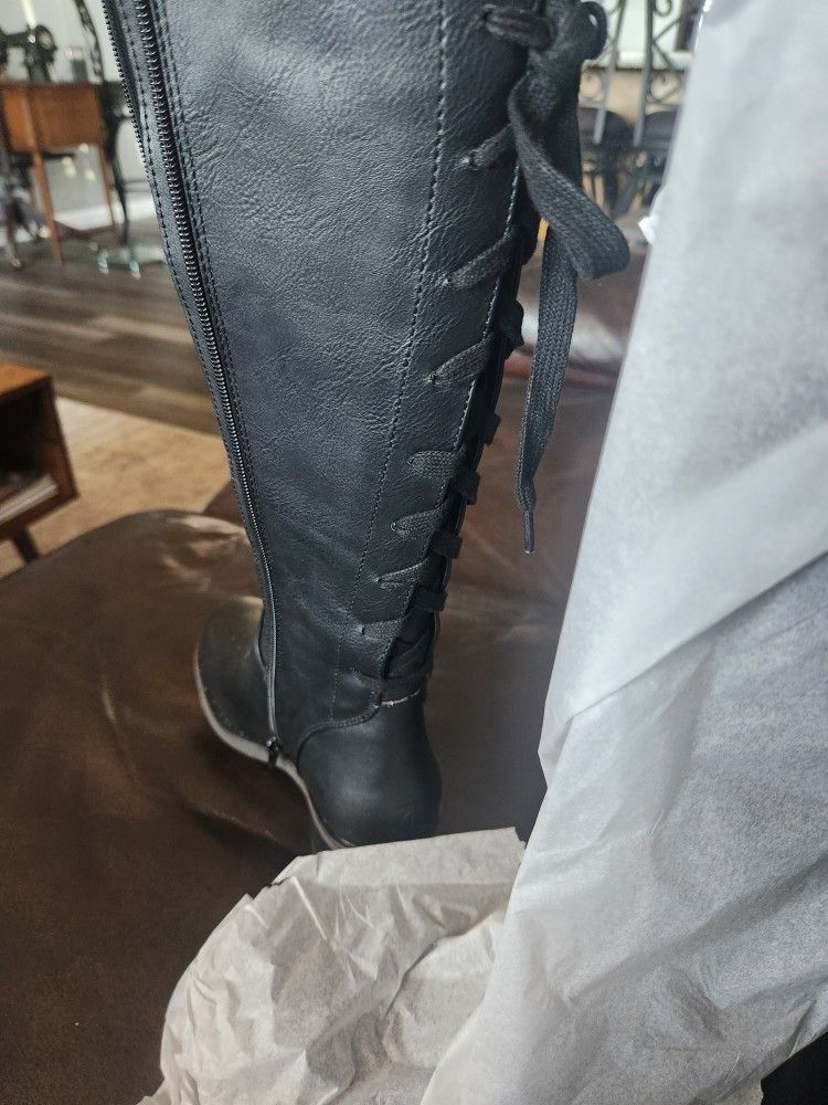 Boots Back Lace 7.5 New
