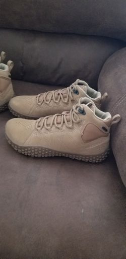 Outdoors/hiking shoes