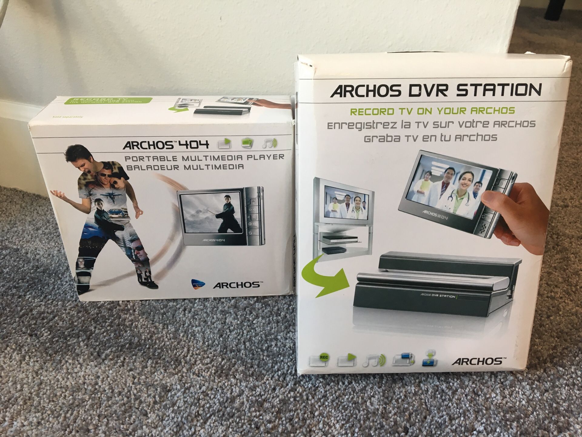 Archos 404 Portable Multimedia Player and DVR Station