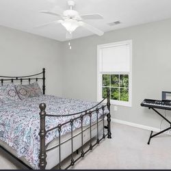 Full Size metal Bed Frame 