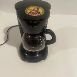 https://offerup.com/redirect/?o=TWUuY29mZmVl Coffee Maker 