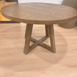 Amazing Condition - Woden Oak Dining Table For 4 