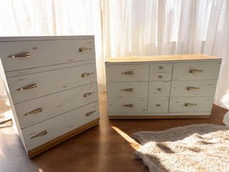 Solid vintage set with mirror