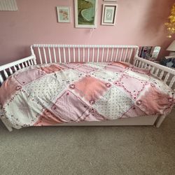 White Jenny Lind Twin Daybed with Trundle – $100
