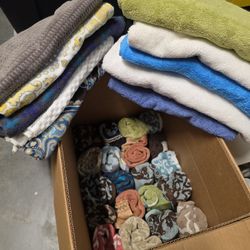 Lot of (30) Bath and Hand Towels, NEW