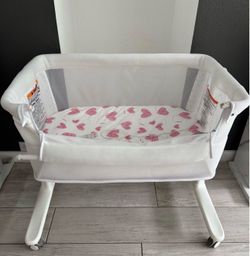 VaVaSoo Automatic Electric Baby Bassinet Bedside Sleeper w/ Remote