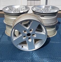 (5) OEM Jeep JK Wrangler Wheels 17”