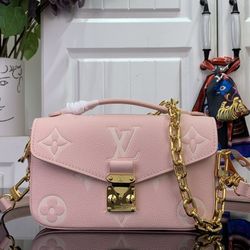 Pink women's travel shoulder bag