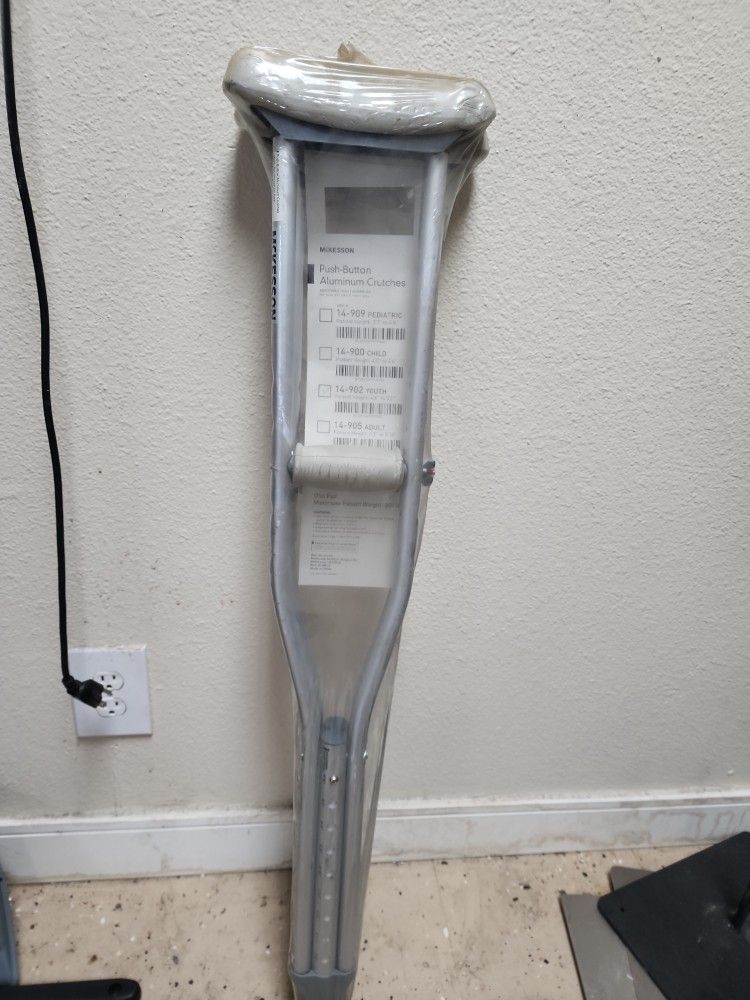 Mckesson Youth Push - Button Alum. Crutches