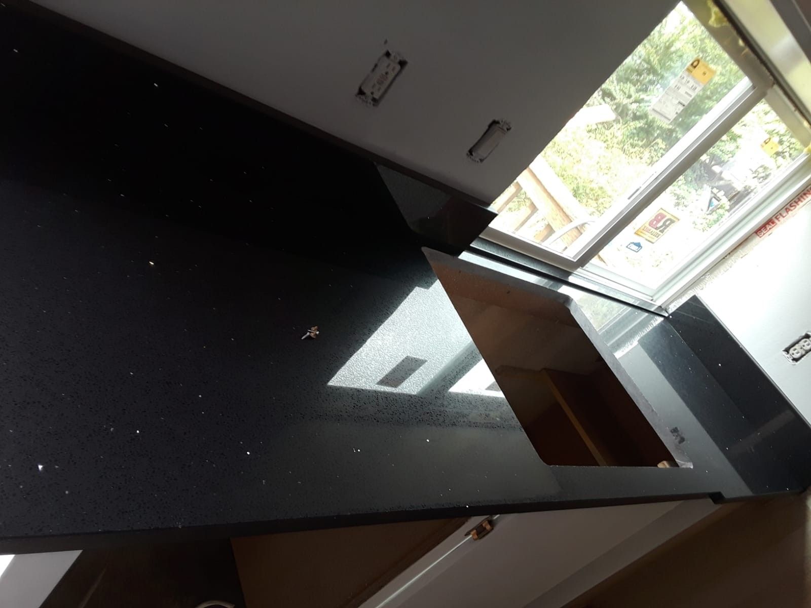 Quartz and granite countertops fabrication