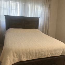 Queen Size Bed Frame with Storage – Great Condition