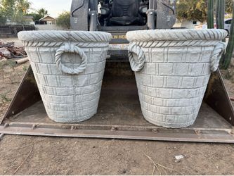 Maceteros/large concrete planters