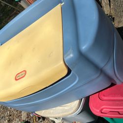 Vintage Toy Box Has Cracked Lid 