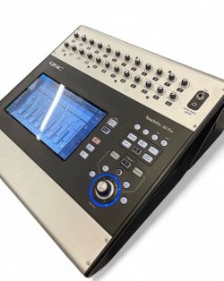 QSC TouchMix-30 Pro Digital Mixer