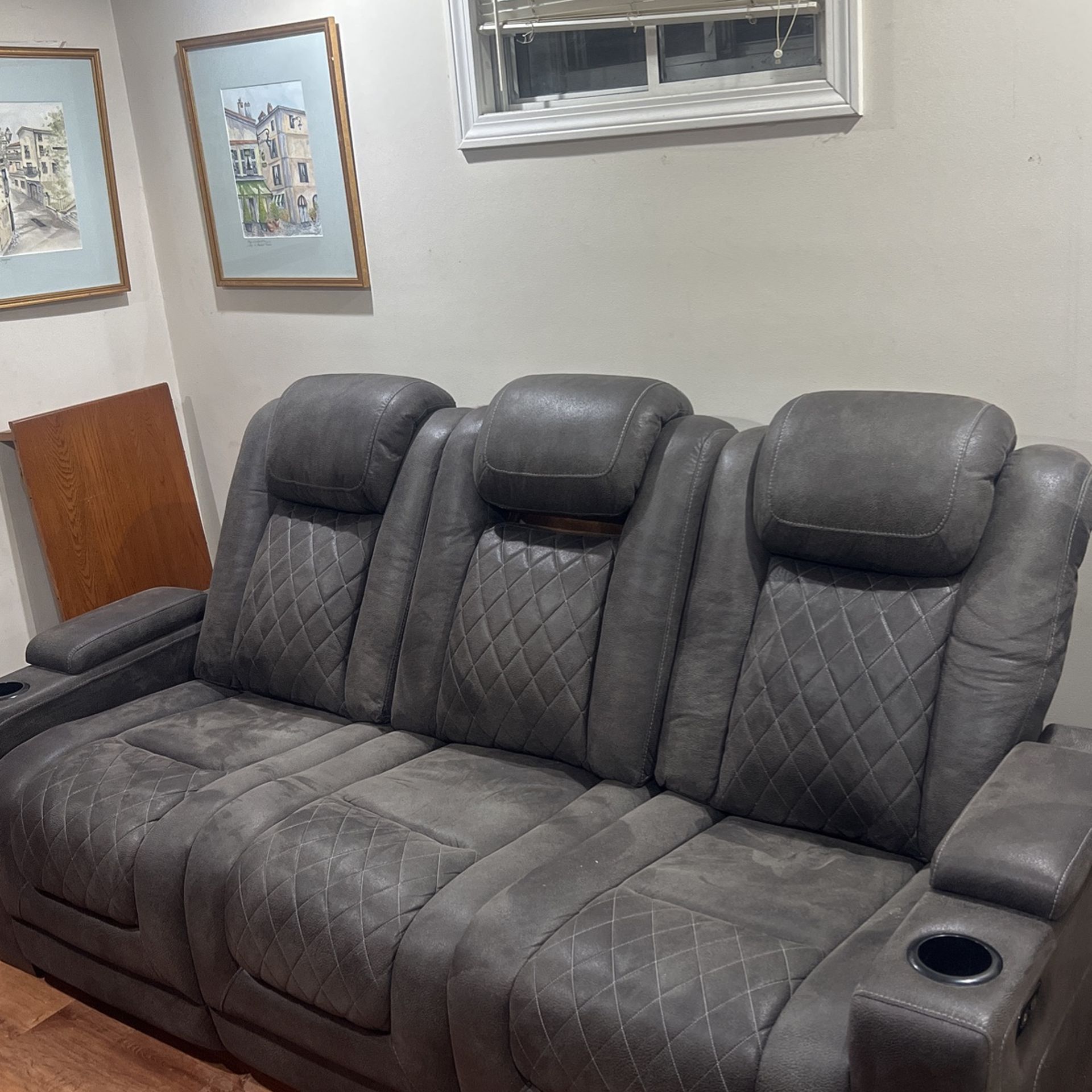 HyllMont Dual Power Reclining Sofa