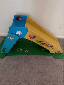 Pop up cardboard slide