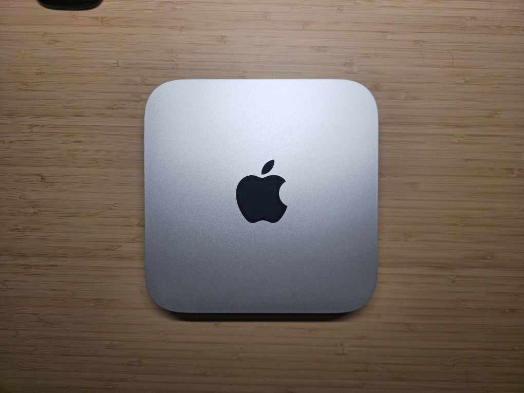 Mac Mini 2023 + Magic Keyboard & Mouse
